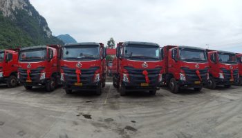 專業(yè)服務(wù)，成就大客戶，玉柴機電交付10臺乘龍自卸車